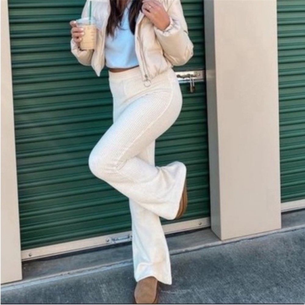 NWT aerie high waisted groove on velour flare pants